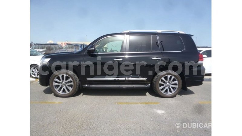 Big with watermark toyota land cruiser agadez import dubai 5934