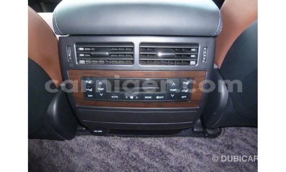 Sayi Imported Toyota Land Cruiser Red Babbar mota in Import - Dubai a Agadez Sayi Imported Toyota Land Cruiser Red Babbar mota in Import - Dubai a Agadez