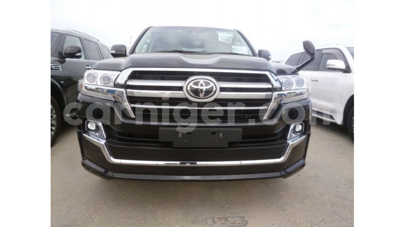 Big with watermark toyota land cruiser agadez import dubai 5936