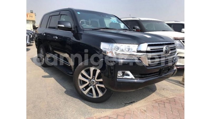 Big with watermark toyota land cruiser agadez import dubai 5937