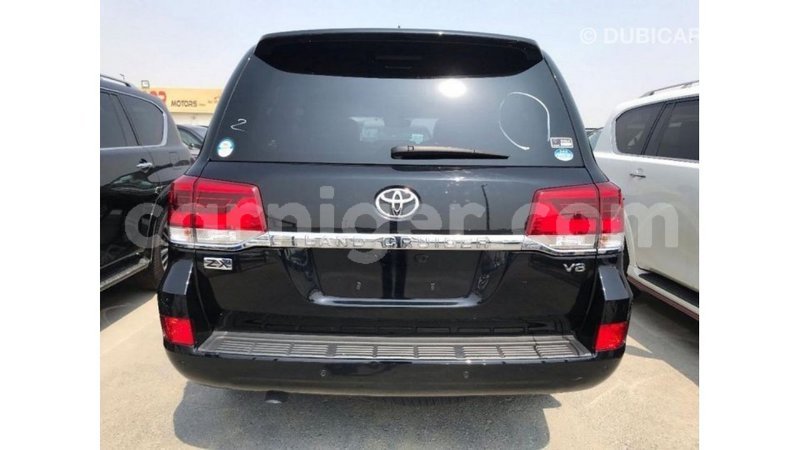 Big with watermark toyota land cruiser agadez import dubai 5937