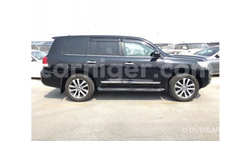 Big with watermark toyota land cruiser agadez import dubai 5937