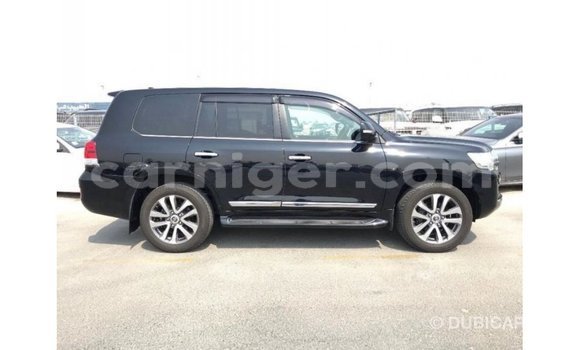 Acheter Import Utilitaire Toyota Land Cruiser Noir à Import - Dubai, Agadez Acheter Import Utilitaire Toyota Land Cruiser Noir à Import - Dubai, Agadez
