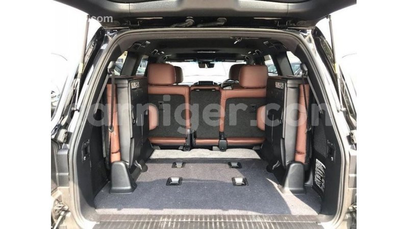 Big with watermark toyota land cruiser agadez import dubai 5937