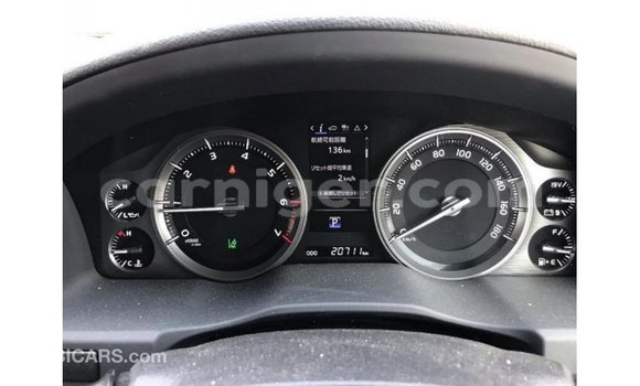 Buy Import Toyota Land Cruiser White Truck in Import - Dubai in Agadez Buy Import Toyota Land Cruiser White Truck in Import - Dubai in Agadez