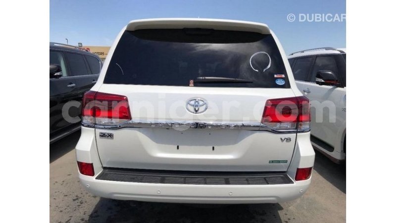 Big with watermark toyota land cruiser agadez import dubai 5939