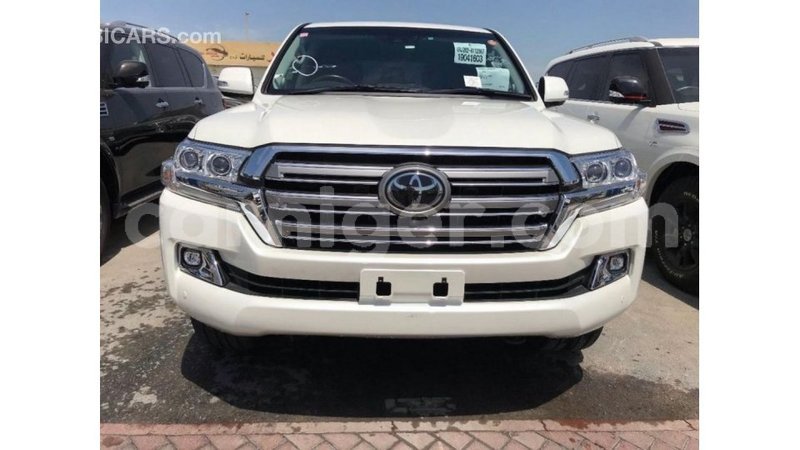 Big with watermark toyota land cruiser agadez import dubai 5939