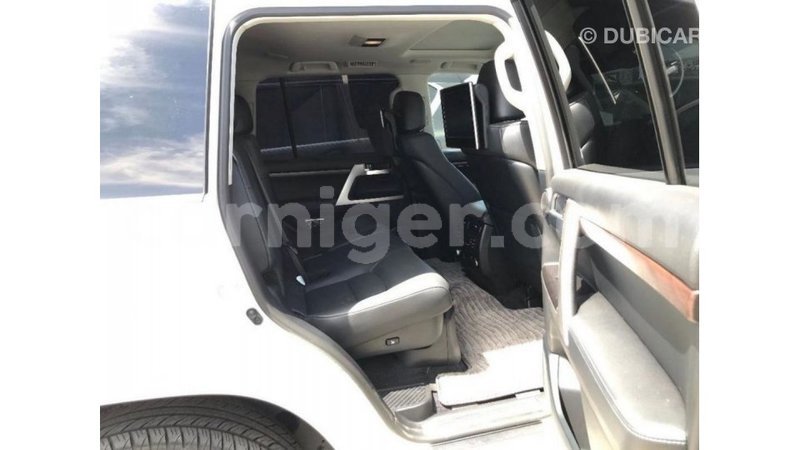 Big with watermark toyota land cruiser agadez import dubai 5939