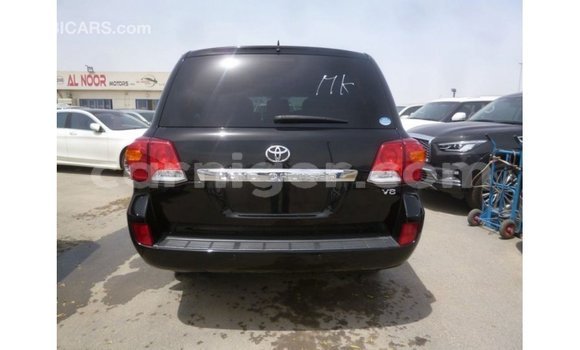 Acheter Import Utilitaire Toyota Land Cruiser Noir à Import - Dubai, Agadez Acheter Import Utilitaire Toyota Land Cruiser Noir à Import - Dubai, Agadez