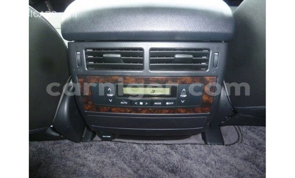 Acheter Import Utilitaire Toyota Land Cruiser Noir à Import - Dubai, Agadez Acheter Import Utilitaire Toyota Land Cruiser Noir à Import - Dubai, Agadez