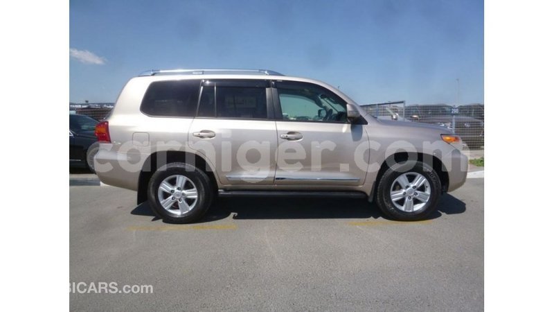 Big with watermark toyota land cruiser agadez import dubai 5942