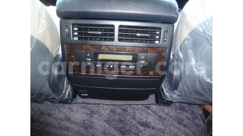 Big with watermark toyota land cruiser agadez import dubai 5942