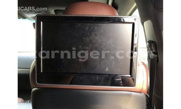 Sayi Imported Toyota Land Cruiser White Babbar mota in Import - Dubai a Agadez Sayi Imported Toyota Land Cruiser White Babbar mota in Import - Dubai a Agadez