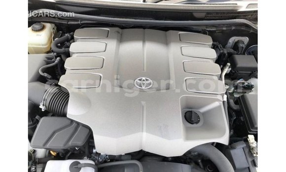 Sayi Imported Toyota Land Cruiser White Babbar mota in Import - Dubai a Agadez Sayi Imported Toyota Land Cruiser White Babbar mota in Import - Dubai a Agadez