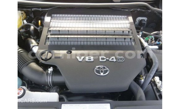 Buy Import Toyota Land Cruiser Black Truck in Import - Dubai in Agadez Buy Import Toyota Land Cruiser Black Truck in Import - Dubai in Agadez