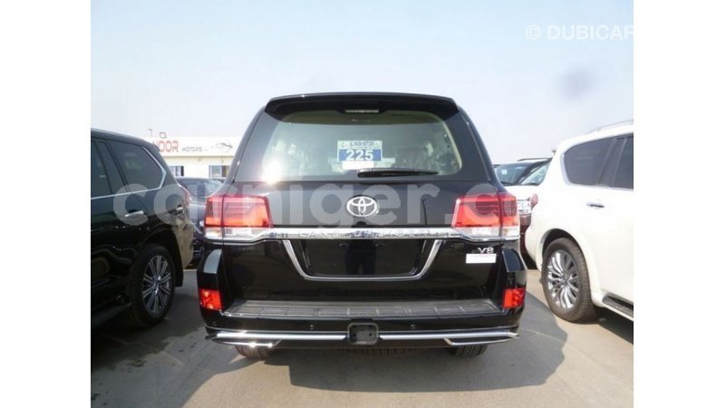 Big with watermark toyota land cruiser agadez import dubai 5945