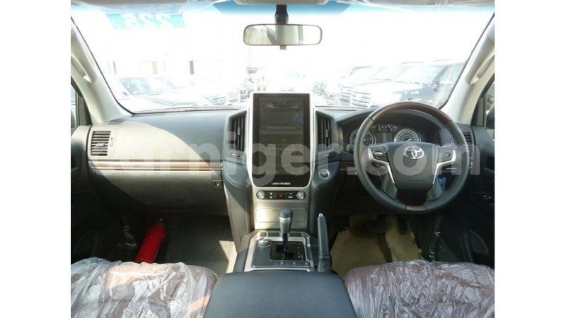 Big with watermark toyota land cruiser agadez import dubai 5946