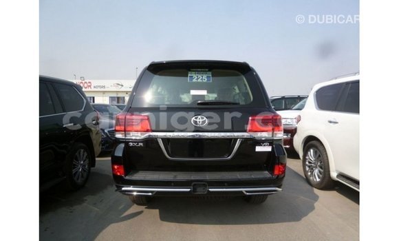 Acheter Import Utilitaire Toyota Land Cruiser Noir à Import - Dubai, Agadez Acheter Import Utilitaire Toyota Land Cruiser Noir à Import - Dubai, Agadez