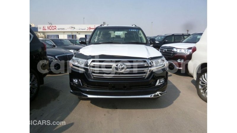 Big with watermark toyota land cruiser agadez import dubai 5946