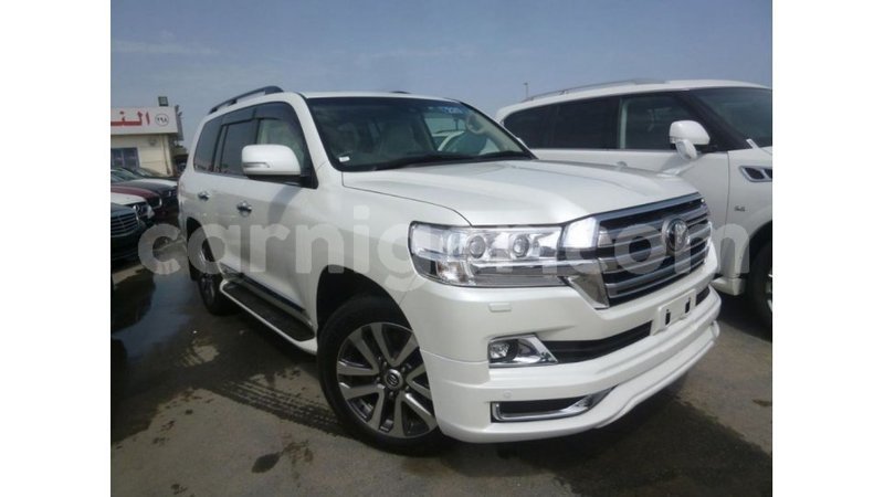 Big with watermark toyota land cruiser agadez import dubai 5952