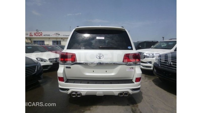 Big with watermark toyota land cruiser agadez import dubai 5952