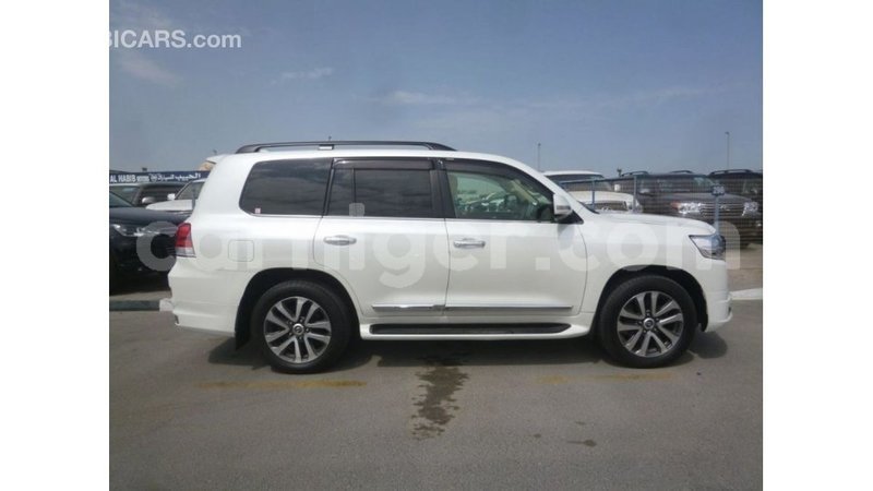 Big with watermark toyota land cruiser agadez import dubai 5952