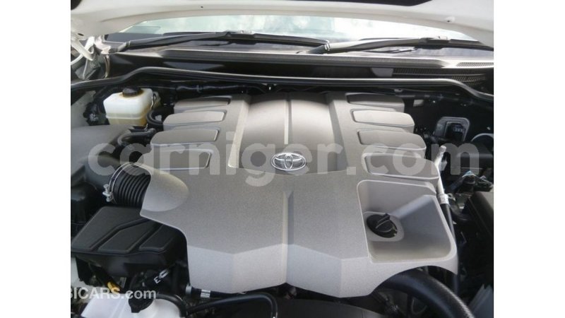 Big with watermark toyota land cruiser agadez import dubai 5952