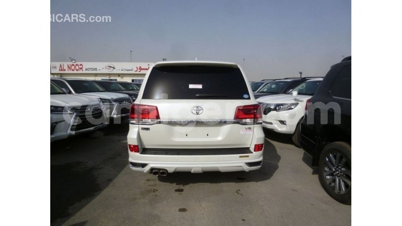 Big with watermark toyota land cruiser agadez import dubai 5953