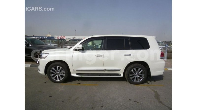 Big with watermark toyota land cruiser agadez import dubai 5953