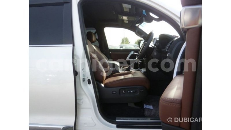 Big with watermark toyota land cruiser agadez import dubai 5953