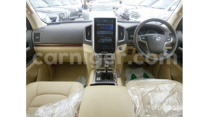 Big with watermark toyota land cruiser agadez import dubai 5954