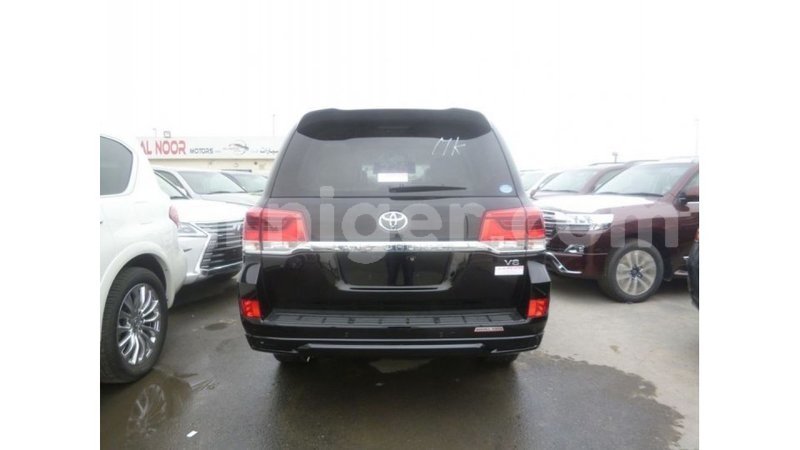 Big with watermark toyota land cruiser agadez import dubai 5954