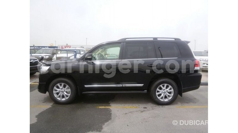 Big with watermark toyota land cruiser agadez import dubai 5954