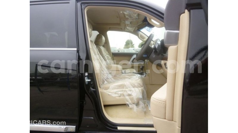 Big with watermark toyota land cruiser agadez import dubai 5954