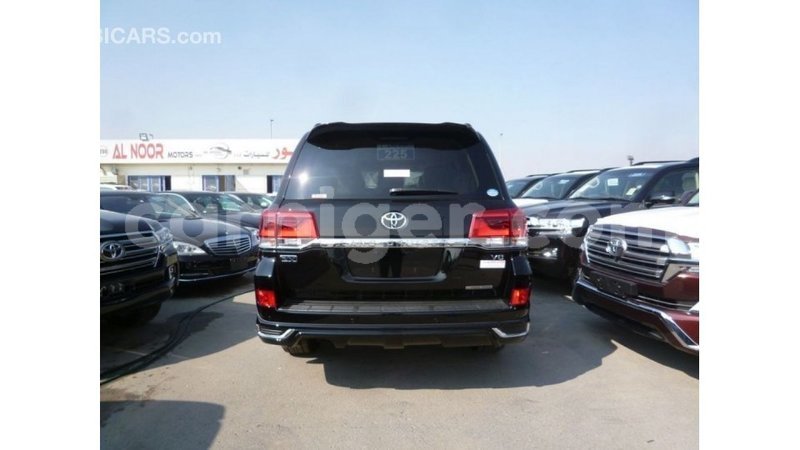 Big with watermark toyota land cruiser agadez import dubai 5955