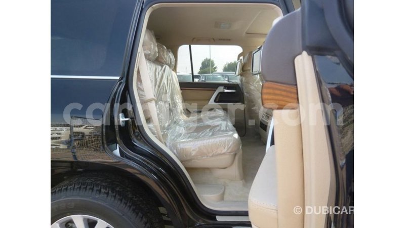 Big with watermark toyota land cruiser agadez import dubai 5955