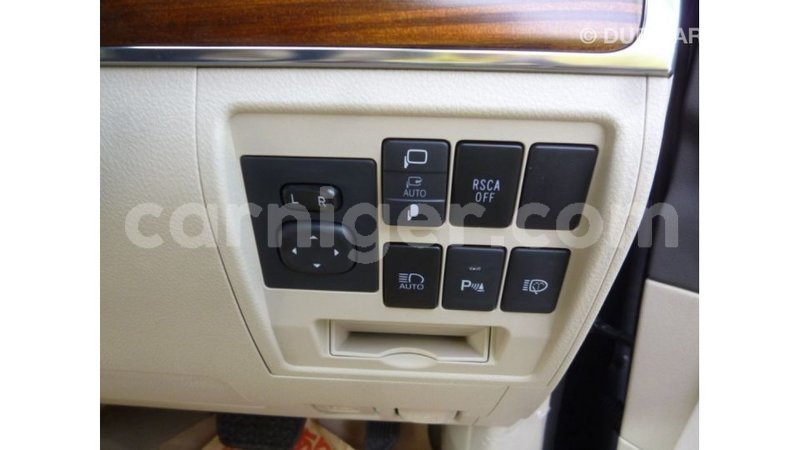 Big with watermark toyota land cruiser agadez import dubai 5955