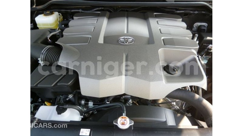 Big with watermark toyota land cruiser agadez import dubai 5955