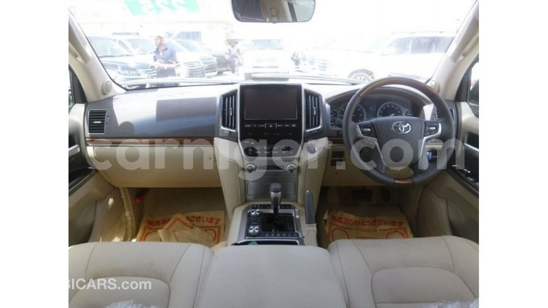 Big with watermark toyota land cruiser agadez import dubai 5956