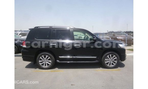 Acheter Import Utilitaire Toyota Land Cruiser Noir à Import - Dubai, Agadez Acheter Import Utilitaire Toyota Land Cruiser Noir à Import - Dubai, Agadez