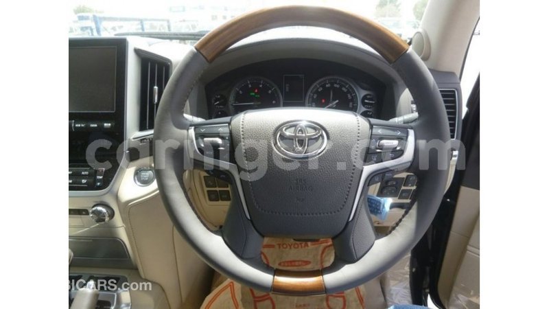 Big with watermark toyota land cruiser agadez import dubai 5956