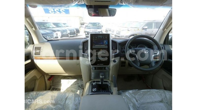 Big with watermark toyota land cruiser agadez import dubai 5958