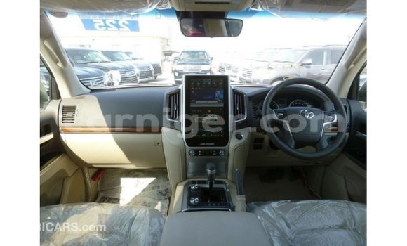 Sayi Imported Toyota Land Cruiser White Babbar mota in Import - Dubai a Agadez Sayi Imported Toyota Land Cruiser White Babbar mota in Import - Dubai a Agadez