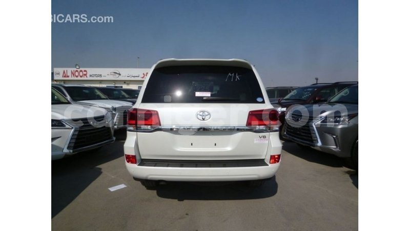 Big with watermark toyota land cruiser agadez import dubai 5958