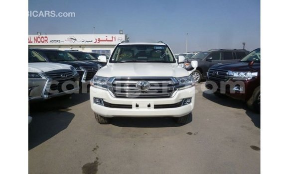 Sayi Imported Toyota Land Cruiser White Babbar mota in Import - Dubai a Agadez Sayi Imported Toyota Land Cruiser White Babbar mota in Import - Dubai a Agadez