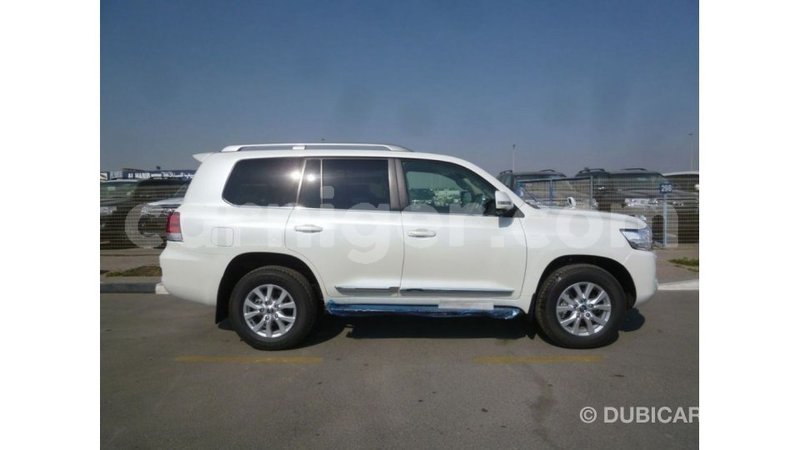 Big with watermark toyota land cruiser agadez import dubai 5958