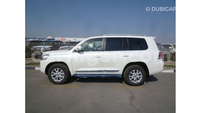 Big with watermark toyota land cruiser agadez import dubai 5958