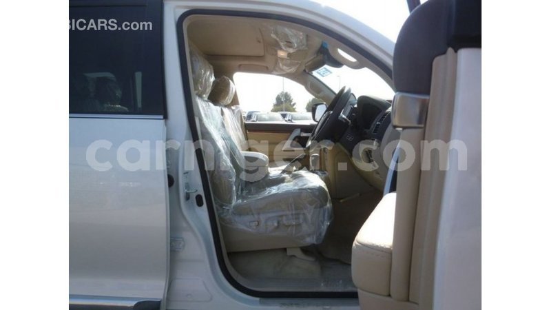 Big with watermark toyota land cruiser agadez import dubai 5958