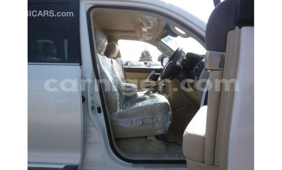 Sayi Imported Toyota Land Cruiser White Babbar mota in Import - Dubai a Agadez Sayi Imported Toyota Land Cruiser White Babbar mota in Import - Dubai a Agadez