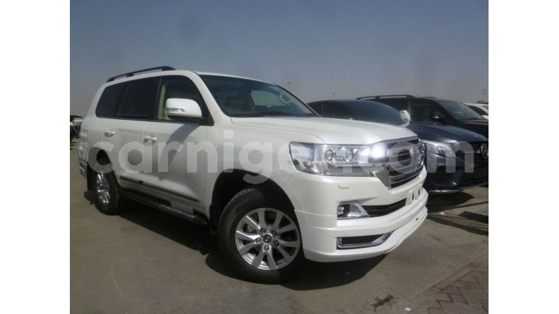 Big with watermark toyota land cruiser agadez import dubai 5959